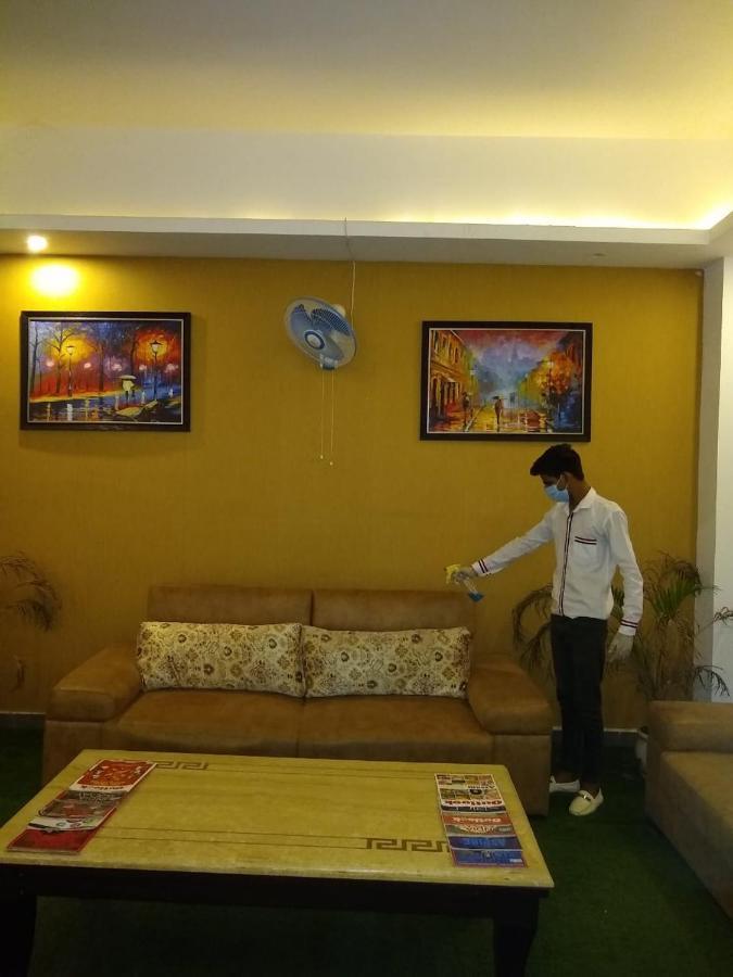 Airport Hotel Tashree Nuova Delhi Esterno foto