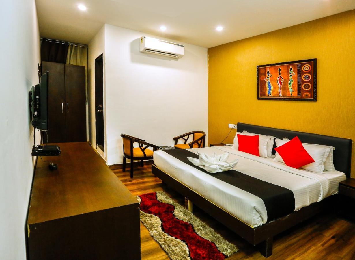 Airport Hotel Tashree Nuova Delhi Esterno foto