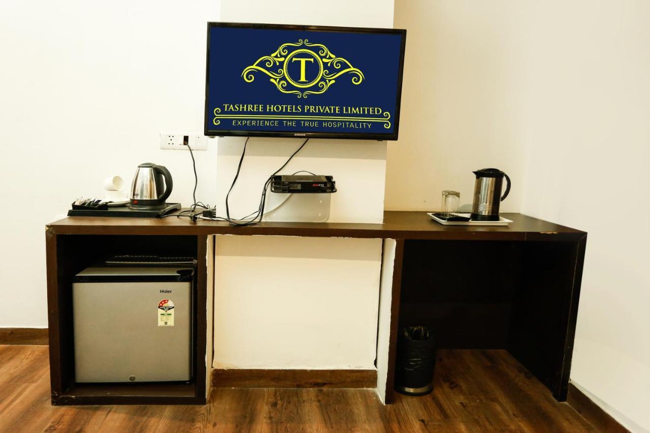 Airport Hotel Tashree Nuova Delhi Esterno foto
