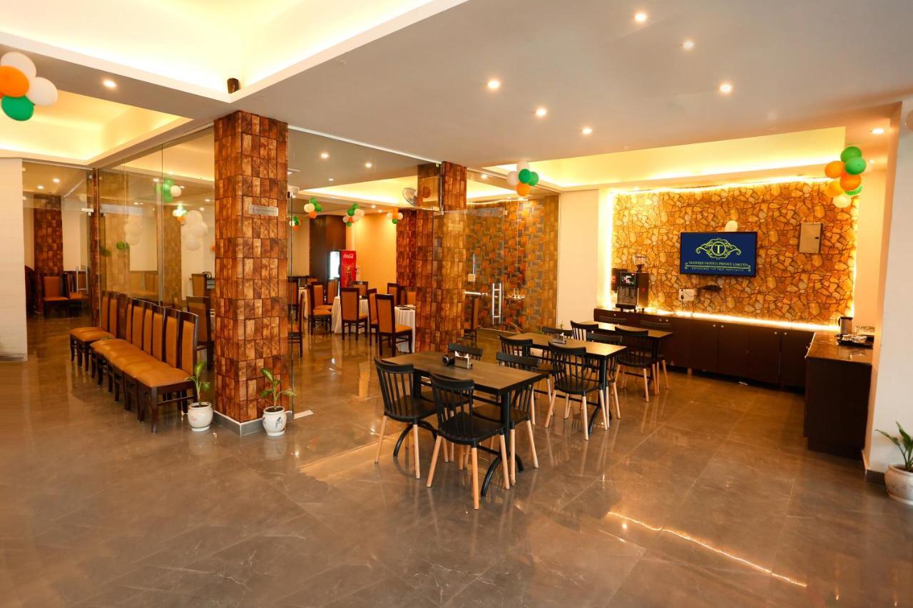 Airport Hotel Tashree Nuova Delhi Esterno foto